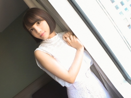 【無毛マ●コ美少女】『あっ…ダメ…感じちゃう…』ツルツルパイパンの敏感女子が肉棒で激しく突かれ、キュートな顔を歪ませながら感じまくる！無毛マ●コの締まりが良すぎてボッキ必至のエロさ！♡