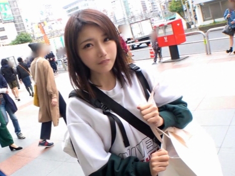 【騎乗位でイキまくり♡】 キュートな美少女がエロさ全開！ 細身ボディをくねらせ、快感に溺れる騎乗位天国！
