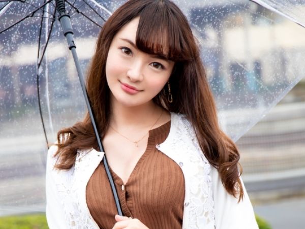 【人妻不倫】気品ある奥様がデカチンに発情！ご無沙汰マ●コが濡れまくり♥フェラで欲求不満を解消！！旦那じゃ満足できない人妻の淫らな性交！！