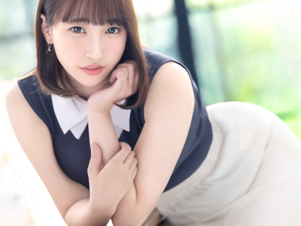 【旦那公認の危険な挑戦】『もう我慢できない…』Eカップむちむち奥様がAVデビュー！！旦那の目の前で他人棒を人妻マンコに挿入♥︎エロすぎるボディが堪らない！！