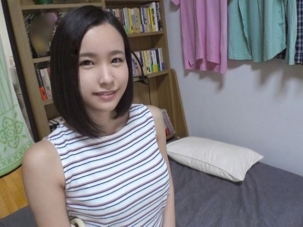 【黒髪清楚系美少女の恥じらいオナニー】電マで敏感なトコロを刺激され、パンツ越しでも感じちゃう！大胆にオマ○コくぱぁで大股開き、スレンダーなカラダをピクピクさせながら悶える姿がエロかわいい♥
