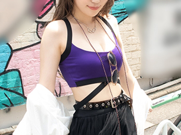 【ギャル巨乳の3P乱交】『ヤバい…気持ち良すぎ！』色白美肌のスタイル抜群ギャルが手マンでビシャビシャ潮吹き！生チンポで激ピストンされ、最後は顔面にザーメンぶっかけ♡