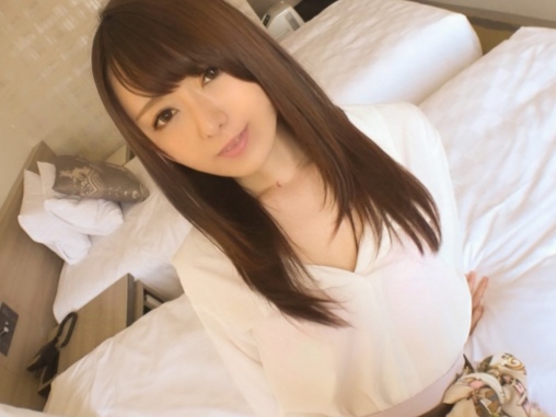 【貧乳美女の騎乗位乱れ狂い】『奥まで突いて…』スレンダー美ボディの彼女が、とろとろマ○コでチ○コを包み込み、騎乗位で激しく腰を振りまくる濃厚セックス！