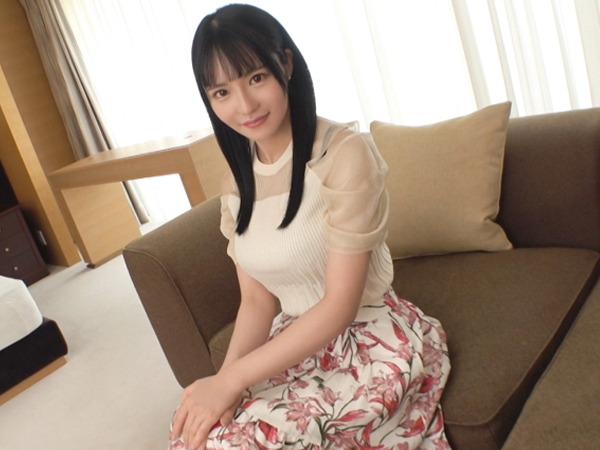 【黒髪美巨乳公務員の裏バイト】色白美人のお姉さんがAVデビュー！激ピストンで巨乳を揺らしながら感じまくり、悶絶イキする姿は必見！！