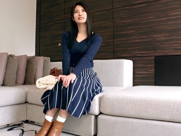 【ナースの裏バイト】『こんなの初めて…』スラリと美しい素人ナースが、肛門科検診のフリしてエッチなバイトに挑戦！丁寧な舐めテクで患者をメロメロにしちゃう♡ 秘密の診察室で本気の喘ぎ声が漏れちゃう！