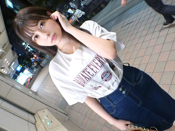 【街で見つけた色白美少女】『初めてでドキドキ…』ナンパでホテルに連れ込んだウブな娘が乳首舐め手コキ＆濃厚フェラでご奉仕！初撮りAVで見せる素人娘のエロ可愛さに悶絶必至♥︎