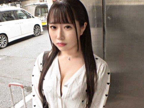 【爆乳ナンパ】街で見つけた巨乳ちゃんをゲット！敏感な乳首をコリコリして、グチョ濡れマ○コにガチ勃ちチ○コをブチ込んで激ピストン！♡