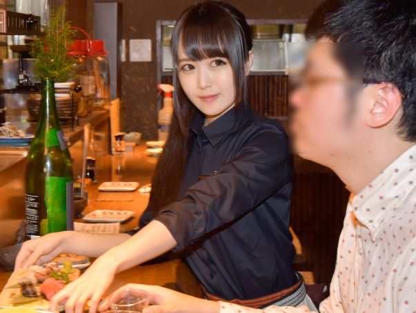 【居酒屋の天使が堕天使に】『やだ…お客さん…』男性ファンを魅了する看板娘が、ちっぱい美乳を責められ悶絶！天使級可愛さから一転、ガチハメで乱れまくる姿は必見！気が済むまで犯され、可愛い顔がエロ顔に！♡