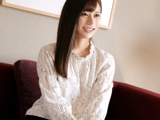 【敏感美女】めちゃ美人なお姉さんが股開き！指マンで激イキ＆大洪水！綺麗なオマンコがビショビショになるまで感じまくる♥