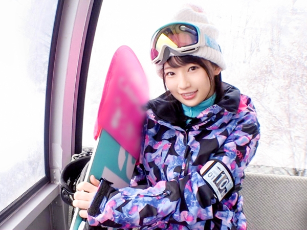 【雪山ナンパで即ハメ】ゲレンデで見つけたJDを口説いて即お持ち帰り！敏感すぎるマンコに鬼ピストン連打で、ビクビク痙攣アクメ連発！冬の寒さも忘れる熱いSEXに夢中♥︎