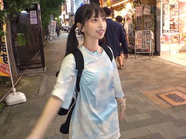 【アキバで見つけた貧乳美少女】『やだ…気持ちよすぎる…』秋葉原でナンパしたスレンダーちっぱい娘が、電マ手マンで即イキ！ビショ濡れマ○コに生挿入で、キツキツマンコがキュンキュン締めつける！秋葉原の夜はエロすぎる！♡