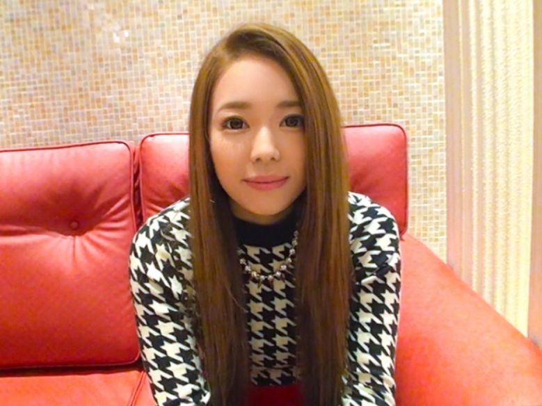 【ギャル素人の汁だく乱れ狂い】『ヤバい…止まんない…』手マンだけでマン汁垂れ流し！感じまくりのギャルが、最後はチンポをズボズボ激ピストンでイキ乱れる！エッチな汁まみれのエロすぎるセックス♡