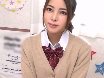 【制服コスプレ美少女の初体験】『お金欲しさに…』10代JKがソープマットで大胆プレイ！高速ピストンに喘ぎまくり、制服姿でイキ乱れる！！♡