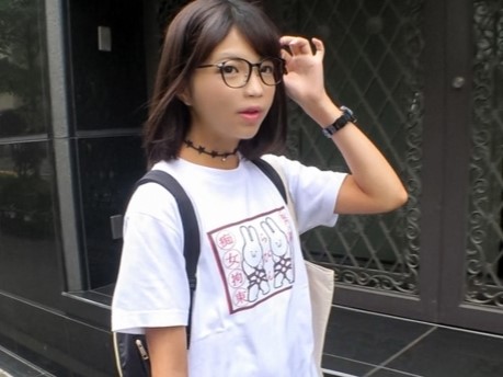 【電マ責め】メガネっ娘の隠れ敏感ボディを激しく刺激！ウブな見た目とは裏腹に、電マでクリトリスを責められ、ビクビク痙攣！メガネの奥のトロンとした瞳がエロすぎる！