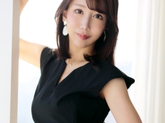 【美尻お姉さんの淫乱プレイ】『もっと奥まで…』細身でセクシーな美ボディお姉さんがバックで激しく突かれマンコをベチョ濡れに！男根で突き回され感じまくる濃厚セックス！♡